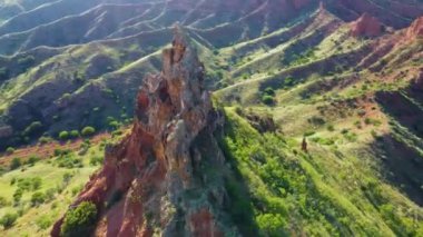 Kırmızı, Rocky Dağı Tepesi ve Duman