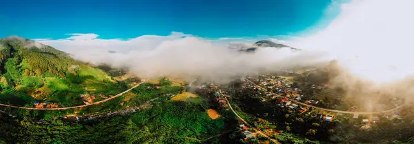 Widok Góry Drogę Lesie Krajobraz Lam Dong Wietnam Panorama Góry — Zdjęcie stockowe
