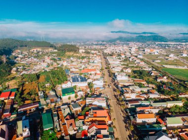 Sabahları dağların havadan görünüşü