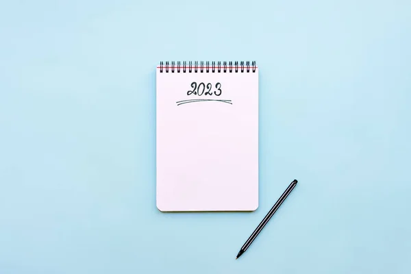 Draufsicht Auf Leeres Notizbuch Für Neujahr 2023 Planung Oder Wunschliste — Stockfoto