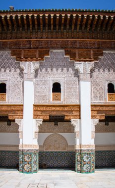 Ben Youssef Medersa ve ünlü mozaik mimarisi