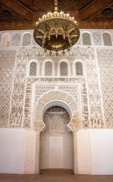 Ben Youssef Medersa 'da güzel bir avize