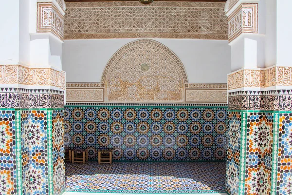 Ben Youssef Medersa ve ünlü mozaik mimarisi