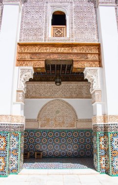 Ben Youssef Medersa ve ünlü mozaik mimarisi