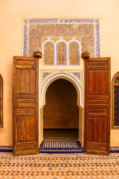 Bahia Sarayı 'nda çok güzel bir bahçe süsü. Marakeş, Fas