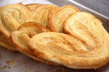 Lezzetli sıcak tereyağlı börek. 