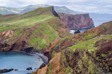 Ponta de So Loureno. Madeira 'daki Sao Lourenco Yarımadası manzarası. Madeira 'nın en doğusundaki nokta. Sao Lourenco Kayalıkları. Madeira 'da ilkbahar. Portekiz.