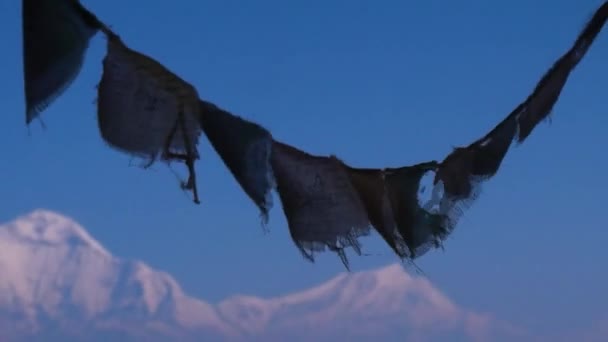Prayer Flags Mountain Blue Sky Background Located Nepal — стоковое видео
