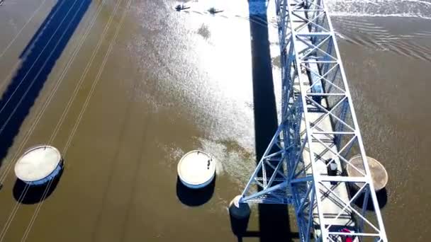 Tęczowy Most Most Kratownicowy Przecinający Rzekę Neches Południowo Wschodnim Teksasie — Wideo stockowe
