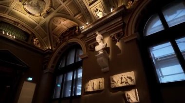 Avusturya Viyana Sanat Tarihi Müzesi Avusturya 'nın en büyük sanat müzesi ve dünya çapındaki en önemli müzelerden biridir. Kunsthistorisches Müzesi (genellikle 