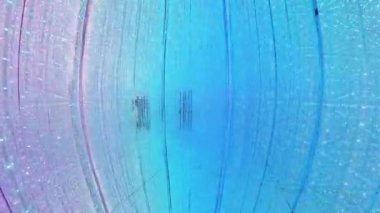 Ekip Gezegeni TOKYO dijital sanat ve doğanın güzelliğini birleştiren bir müze. Suyun içinde yürüdüğünüz bir müze ve çiçeklerle bir araya geldiğiniz bir bahçe. Sanat topluluğu tarafından oluşturulan 4 büyük ölçekli sanat eserleri alanı.