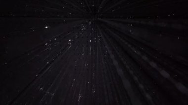 Ekip Gezegeni TOKYO dijital sanat ve doğanın güzelliğini birleştiren bir müze. Suyun içinde yürüdüğünüz bir müze ve çiçeklerle bir araya geldiğiniz bir bahçe. Sanat topluluğu tarafından oluşturulan 4 büyük ölçekli sanat eserleri alanı.