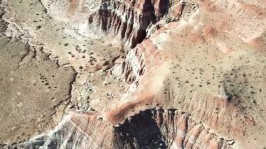 Utah ABD Ulusal Anıtı Chinle Badlands Grand StaircaseEscalante Hava Aracı görüntüsü. Amerika Birleşik Devletleri 'nin Nevada, Utah, Kuzey Arizona eyaletlerine yayılmış akışkan, laküstrin ve palustrin jeolojik oluşumu