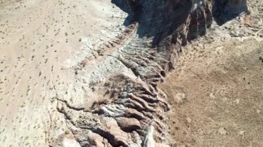 Utah ABD Ulusal Anıtı Chinle Badlands Grand StaircaseEscalante Hava Aracı görüntüsü. Amerika Birleşik Devletleri 'nin Nevada, Utah, Kuzey Arizona eyaletlerine yayılmış akışkan, laküstrin ve palustrin jeolojik oluşumu