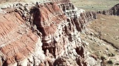 Utah ABD Ulusal Anıtı Chinle Badlands Grand StaircaseEscalante Hava Aracı görüntüsü. Amerika Birleşik Devletleri 'nin Nevada, Utah, Kuzey Arizona eyaletlerine yayılmış akışkan, laküstrin ve palustrin jeolojik oluşumu