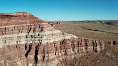 Utah ABD Ulusal Anıtı Chinle Badlands Grand StaircaseEscalante Hava Aracı görüntüsü. Amerika Birleşik Devletleri 'nin Nevada, Utah, Kuzey Arizona eyaletlerine yayılmış akışkan, laküstrin ve palustrin jeolojik oluşumu