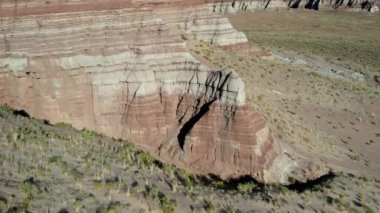 Utah ABD Ulusal Anıtı Chinle Badlands Grand StaircaseEscalante Hava Aracı görüntüsü. Amerika Birleşik Devletleri 'nin Nevada, Utah, Kuzey Arizona eyaletlerine yayılmış akışkan, laküstrin ve palustrin jeolojik oluşumu