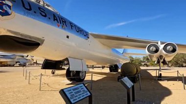 Boeing B-47 Stratojet. Ulusal Nükleer Bilim ve Tarih Müzesi. B-47 Stratojet, yüksek ses altı hızda uçmak üzere tasarlanmış 6 motorlu, turbo jet motorlu bir Amerikan bombardıman uçağı.