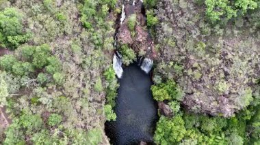 Florence Falls (Aborjin Karrimurra), Litchfield Ulusal Parkı 'nda bulunan bir şelaledir. Darwin 'in 80 kilometre güneyinde. Florence Falls yüzme havuzu.