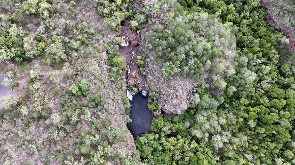 Florence Falls (Aborjin Karrimurra), Litchfield Ulusal Parkı 'nda bulunan bir şelaledir. Darwin 'in 80 kilometre güneyinde. Florence Falls yüzme havuzu.