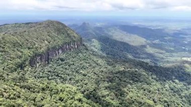 Springbrook Ulusal Parkı, Queensland, Avustralya 'dan, Yağmur Ormanları' nın En İyisi 'nin hava görüntüsü. Göz kamaştırıcı manzaralar, güzel ağaçlar yağmur ormanlarında kısa bir yürüyüş.