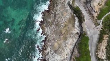 Bogey Deliği, komutanın hamamı olarak da bilinir, Newcastle 'da miras olarak listelenmiş bir deniz banyosu, Komutan Morisset' in emriyle inşa edilmiştir.