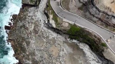 Bogey Deliği, komutanın hamamı olarak da bilinir, Newcastle 'da miras olarak listelenmiş bir deniz banyosu, Komutan Morisset' in emriyle inşa edilmiştir.