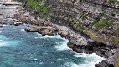 Bogey Deliği, komutanın hamamı olarak da bilinir, Newcastle 'da miras olarak listelenmiş bir deniz banyosu, Komutan Morisset' in emriyle inşa edilmiştir.