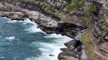 Bogey Deliği, komutanın hamamı olarak da bilinir, Newcastle 'da miras olarak listelenmiş bir deniz banyosu, Komutan Morisset' in emriyle inşa edilmiştir.