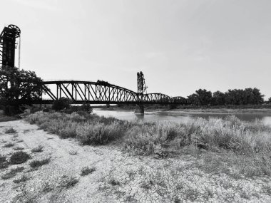 Snowden Köprüsü Montana hâlâ işlevsel bir demiryolu ama şu anda kullanılmıyor..