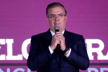 16 Ağustos 2023, Mexico City, Meksika: Marcelo Ebrard Casaubon, Ulusal Yenilenme Hareketi için Dönüşüm Savunması Koordinasyonu adayı, kendisine ve ailesine karşı yürütülen kirli savaşın durdurulmasını talep ediyor.