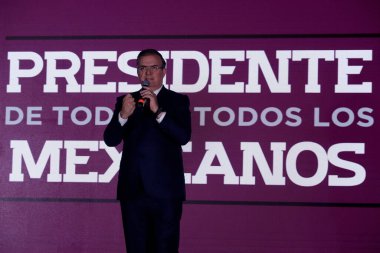 16 Ağustos 2023, Mexico City, Meksika: Marcelo Ebrard Casaubon, Ulusal Yenilenme Hareketi için Dönüşüm Savunması Koordinasyonu adayı, kendisine ve ailesine karşı yürütülen kirli savaşın durdurulmasını talep ediyor.
