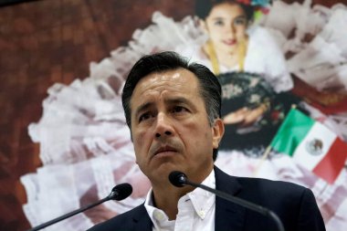 16 Ağustos 2023, Mexico City, Mexico: Veracruz Eyaleti Valisi Cuitlahuac Garcia Jimenez Mexico City 'de Veracruz hükümetinin temsili sırasında düzenlediği basın toplantısında. 16 Ağustos 2023 'te Mexico City, Meksika