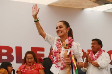 17 Ağustos 2023, İzcar de Matamoros, Puebla, Meksika: Dönüşüm savunma koordinasyonu adayı Claudia Sheinbaum Pardo, Mariano Matamoros spor biriminde tanımlama sürecinin bir mitingine katılır. 17 Ağustos 2023, Puebla 