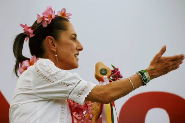 17 Ağustos 2023, İzcar de Matamoros, Puebla, Meksika: Dönüşüm savunma koordinasyonu adayı Claudia Sheinbaum Pardo, Mariano Matamoros spor biriminde tanımlama sürecinin bir mitingine katılır. 17 Ağustos 2023, Puebla 