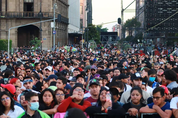 April 2023 Mexiko Stadt Mexiko Tausende Fans Der Spanischen Sängerin — Stockfoto