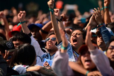 18 Aralık 2022, Mexico City, Mexico: Arjantinli taraftarlar FIFA Dünya Kupası 'nın yeni şampiyonu Arjantin' i FIFA Hayran Festivali 'nde kutladılar.