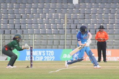 7 Ekim 2022, Sylhet, Bangladeş: Hindistan Kadın Takımı 'ndan Shafali Verma, Sylhet Uluslararası Kriket Stadyumu' nda düzenlenen 2022 Kadınlar Kriket Kupası 'nda Bangladeş Kadın Takımı' na karşı itiş gücüne sahip.