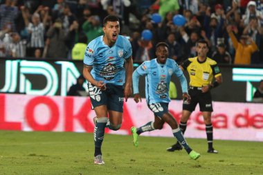 30 Ekim 2022, Pachuca, Meksika: Gustavo Cabral of Pachuca Tuzos, Hidalgo Stadyumu 'nda oynanan Meksika Futbol Ligi açılış maçında golünü kutluyor.