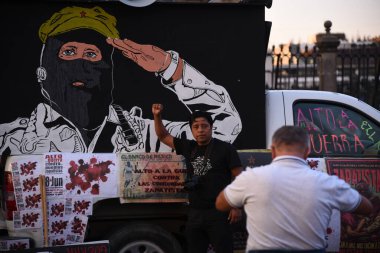 8 Haziran 2023, Mexico City, Meksika: Zapatistas cemaati üyeleri, örgütler, aktivistler ve Zapatista Ulusal Kurtuluş Ordusu (EZLN) destekçileri, Chiapas 'taki milis saldırılarına karşı yürütülen küresel eylem yürüyüşüne katıldılar.
