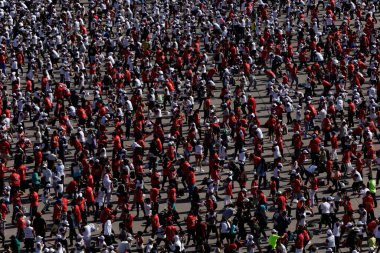 17 Haziran 2023, Mexico City: Mexico City 'de Zocalo' daki Massive Boxing Class 'a yaklaşık 30 bin kişi katıldı.