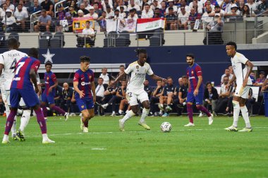 29 Temmuz 2023, Arlington, Teksas, ABD: Real Madrid 'den Eduardo Camavinga, Barcelona ile Real Madrid arasında oynanan Soccer Champions Tour maçı sırasında hareket halindedir.