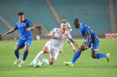 TUNIS, TUNISIA - SEPTEMBER 3: Wahbi Khazri (10) Tunus ve Ekvator Olimpiyat Stadyumu 'nda oynanan 2022 Dünya Kupası elemeleri karşılaşmasında