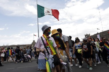 24 Haziran 2023, Mexico City: Mexico City 'deki XLV LGBTTTIQA + gurur yürüyüşüne yaklaşık 250.000 kişi katıldı. 24 Haziran 2023 'te Mexico City, Meksika
