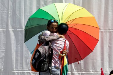 24 Haziran 2023, Mexico City: Mexico City 'deki XLV LGBTTTIQA + gurur yürüyüşüne yaklaşık 250.000 kişi katıldı. 24 Haziran 2023 'te Mexico City, Meksika