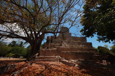 25 Mayıs 2023, Cancun, Quintana Roo: El Meco Arkeolojik Bölgesi, Meksika 'nın güneydoğusunda yer alan Kolombiya öncesi Maya kültürünün arkeolojik alanı.