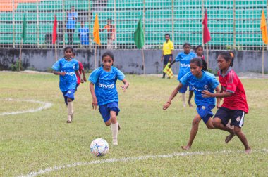 26 Ekim 2022. Sylhet, Bangladeş: Sylhet ilçesi, Bangmata Şeyh Fazilatunnessa Mujib Gold Cup İlköğretim Okulu Futbol Turnuvası 2022 Sylhet Zilla Stadyumu 'nda Habiganj bölge takımına karşı müstehcen anlar yaşıyor