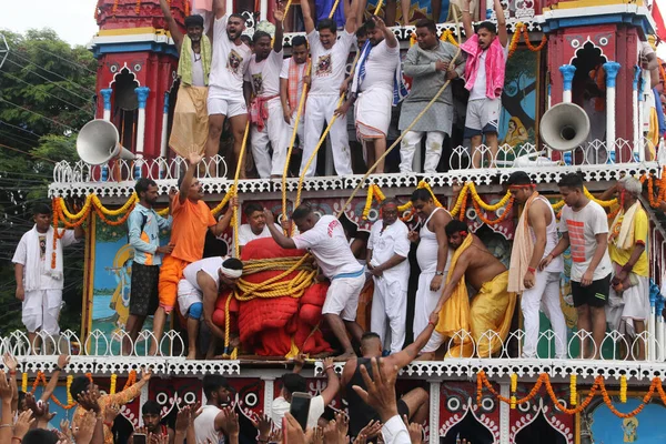 Junio 2023 Hooghly India Devotos Hindúes Bailan Frente Chariot Ceremonia — Foto de Stock
