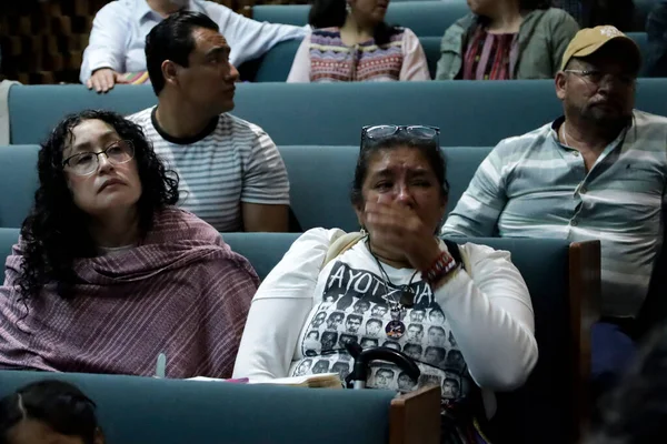 2023年7月25日 墨西哥城 Iguala案件第六次报告中43名Ayotzinapa师范学院学生的母亲和亲属 墨西哥城特拉特洛尔科大学文化中心 — 图库照片