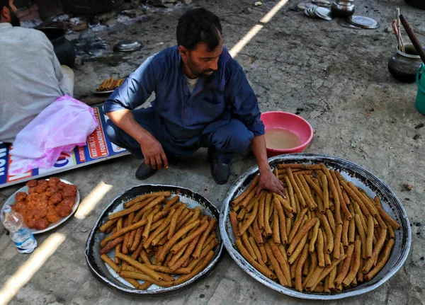 Juni 2023 Srinagar Kashmir Indien Ein Koch Bereitet Wazwan Kaschmirisches — Stockfoto